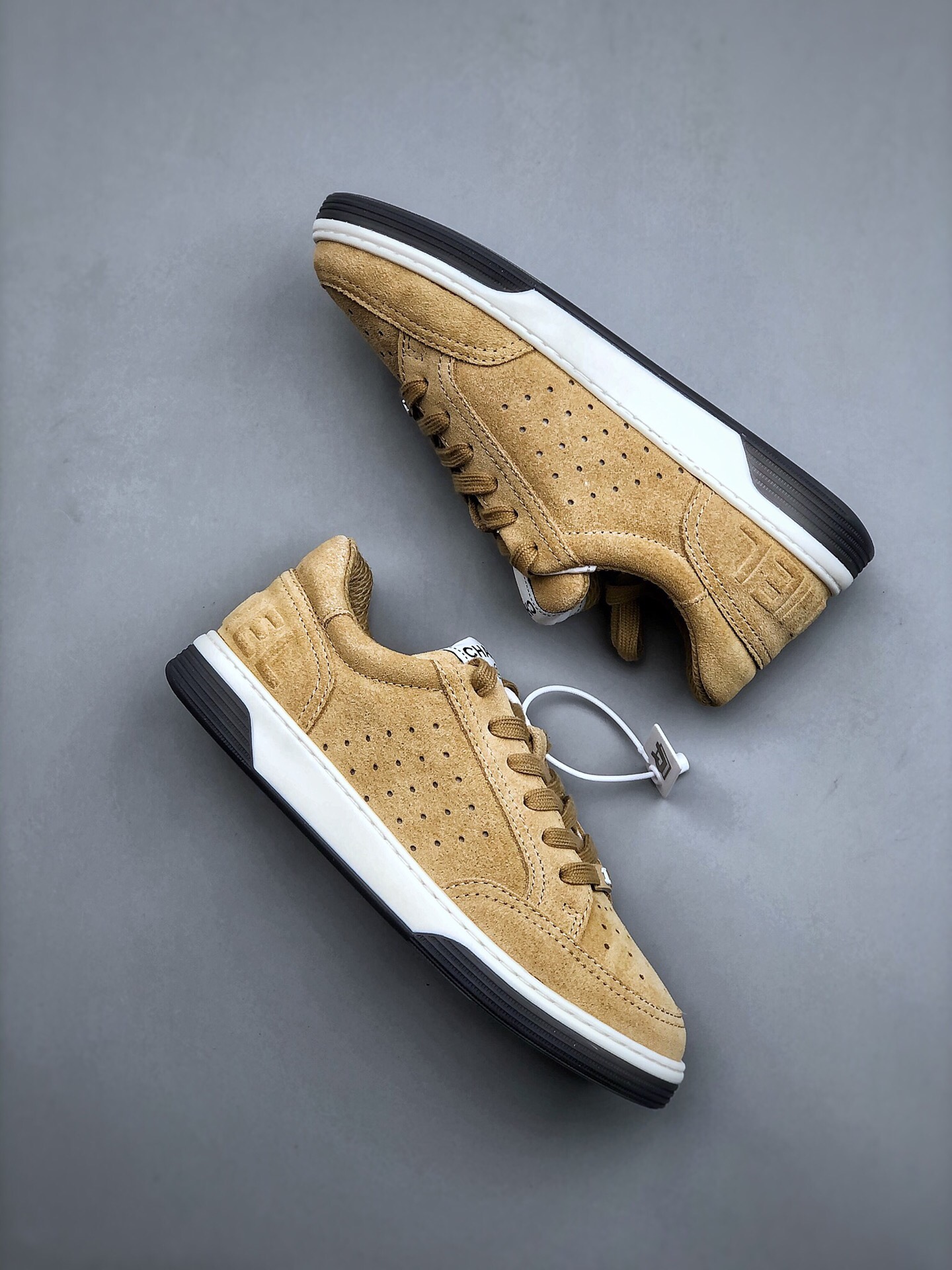 New  Chanel Goddess style spring style versatile casual leather color matching small white board shoes