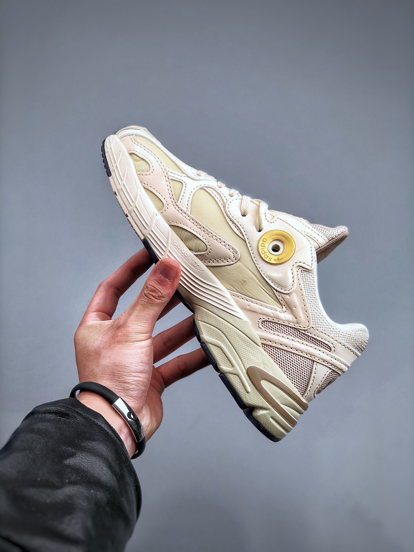 Astir Series Vintage Breathable Cushioning Casual Running Shoes