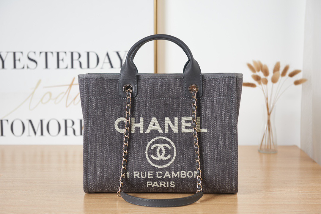 New Chanel 22s Chanel's latest beach bag panda color scheme 🐼