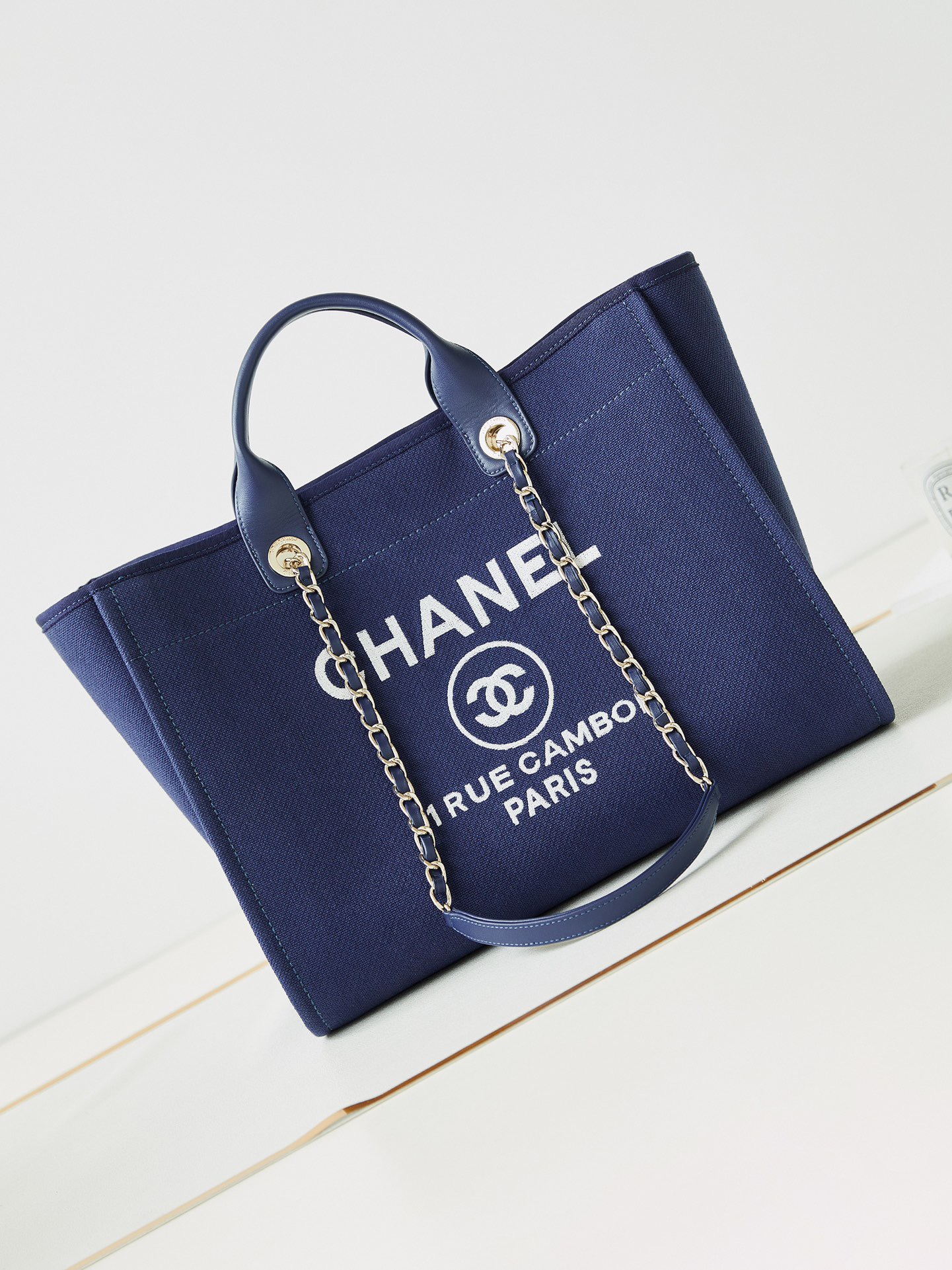New Chanel 23k Chanel's latest beach bag panda color scheme 🐼