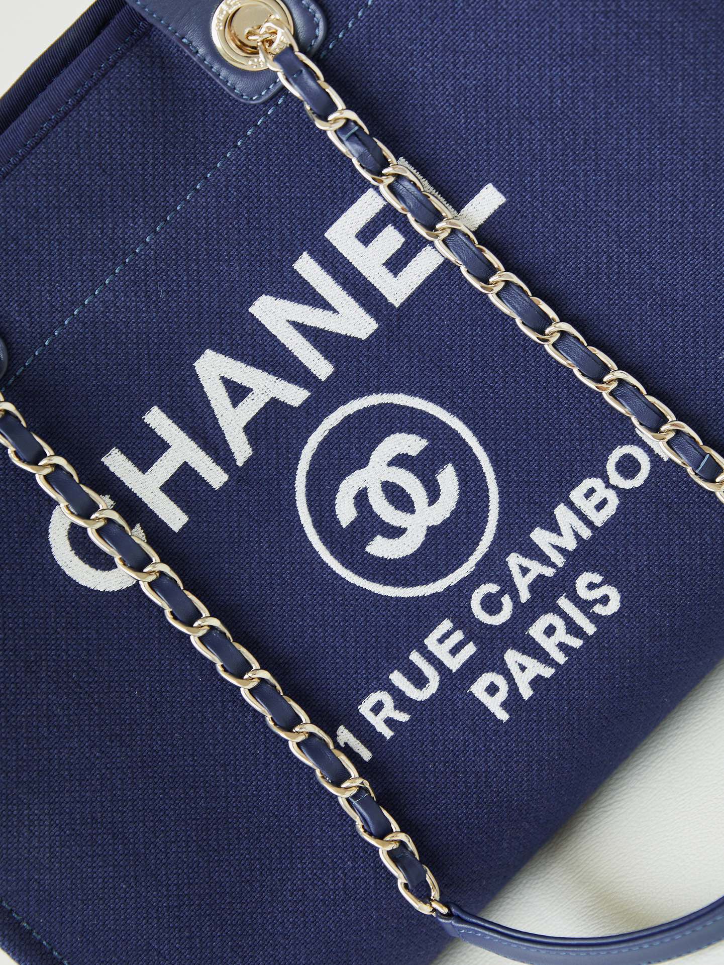 New Chanel 23k Chanel's latest beach bag panda color scheme 🐼