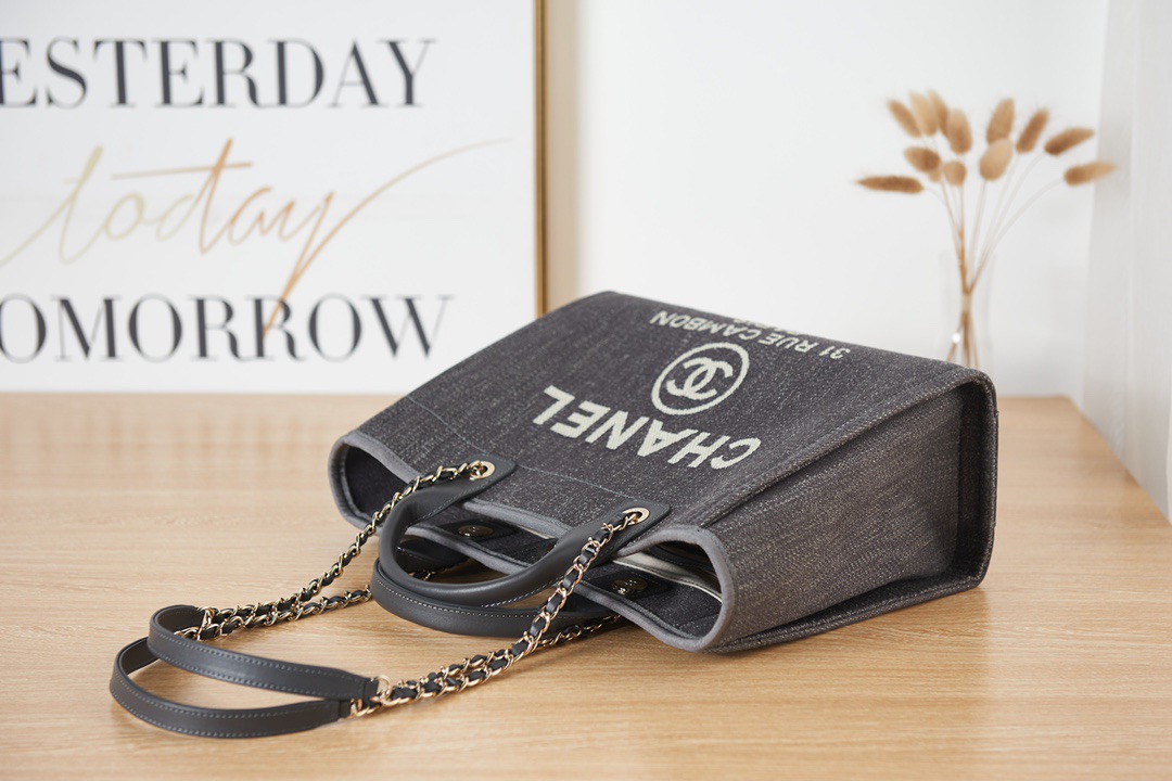 New Chanel 22s Chanel's latest beach bag panda color scheme 🐼