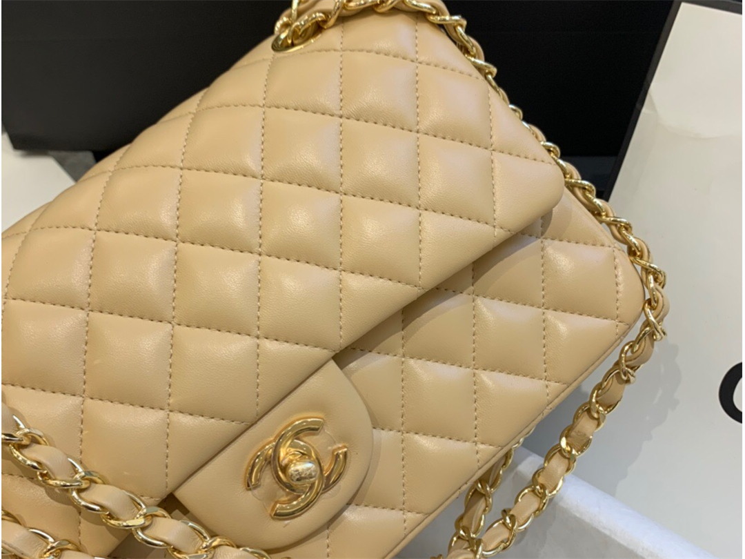 New Chanel bag medium CF 25cm classic and elegant temperament