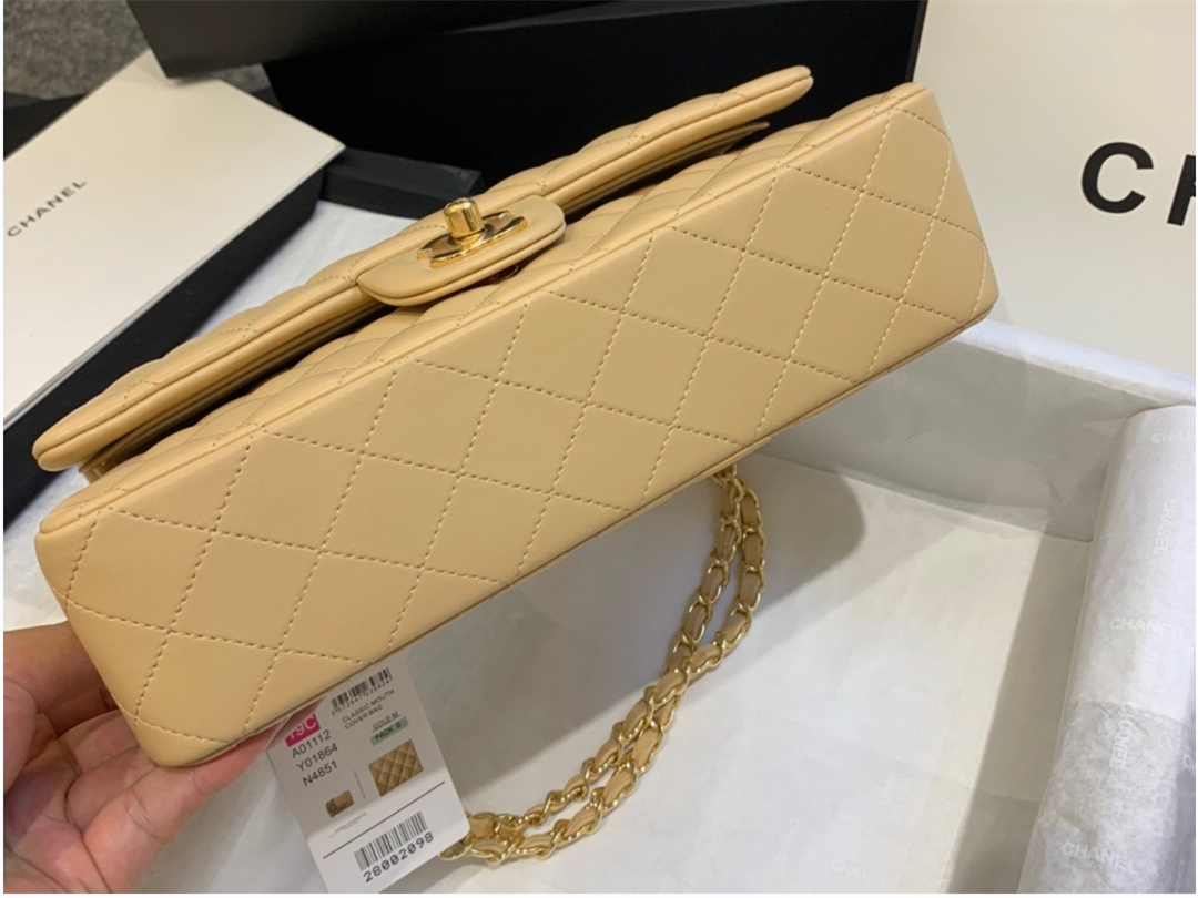 New Chanel bag medium CF 25cm classic and elegant temperament