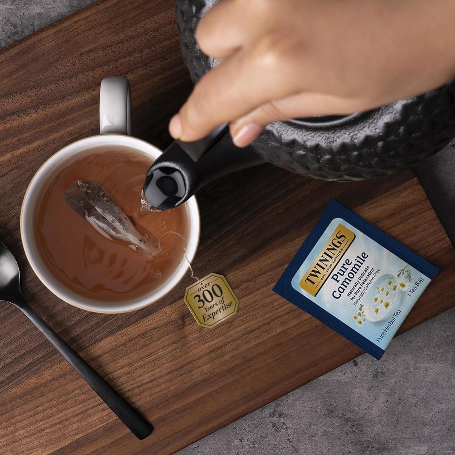 Twinings English Breakfast Black Tea Individually Wrapped Bags, 100 Count (Pack of 1), Smooth, Flavourful, and Robust, Caffeinated, Enjoy Hot or Iced | Packaging May Vary