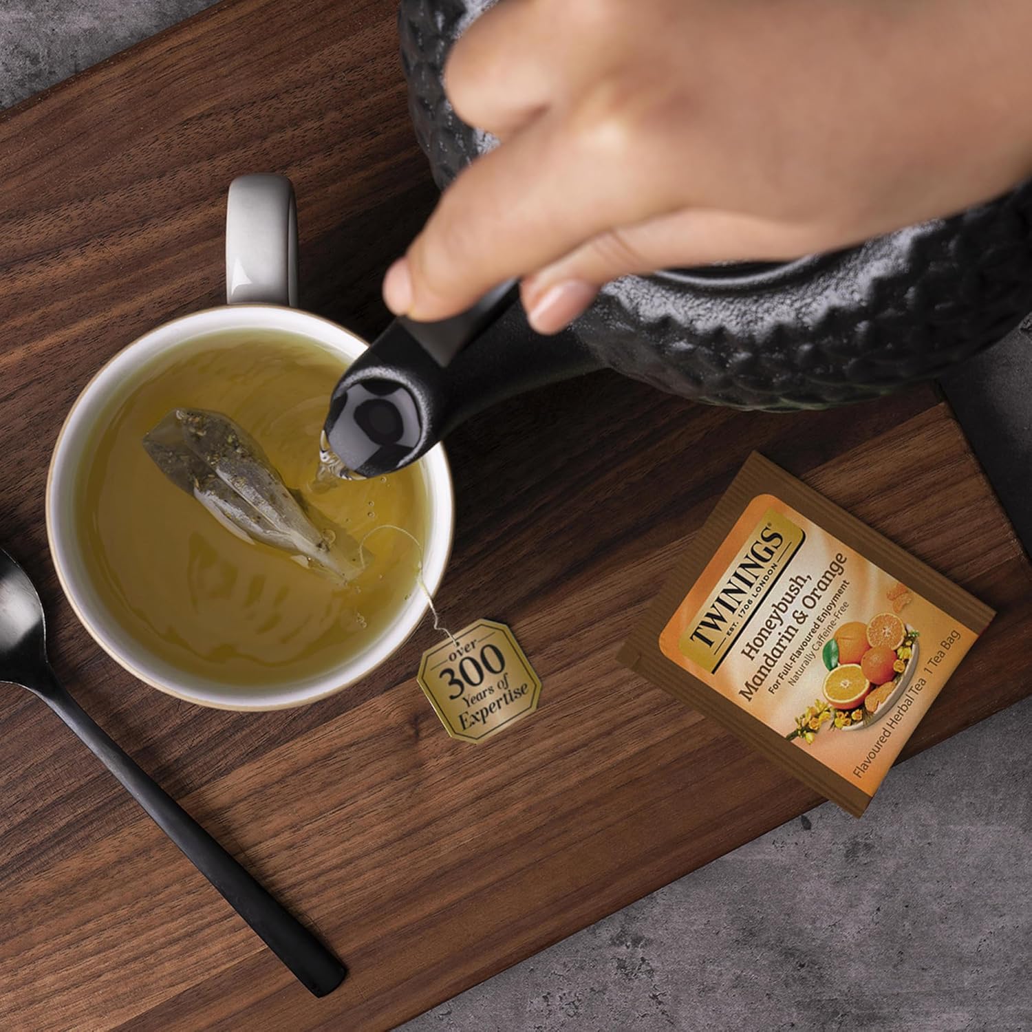 Twinings English Breakfast Black Tea Individually Wrapped Bags, 100 Count (Pack of 1), Smooth, Flavourful, and Robust, Caffeinated, Enjoy Hot or Iced | Packaging May Vary