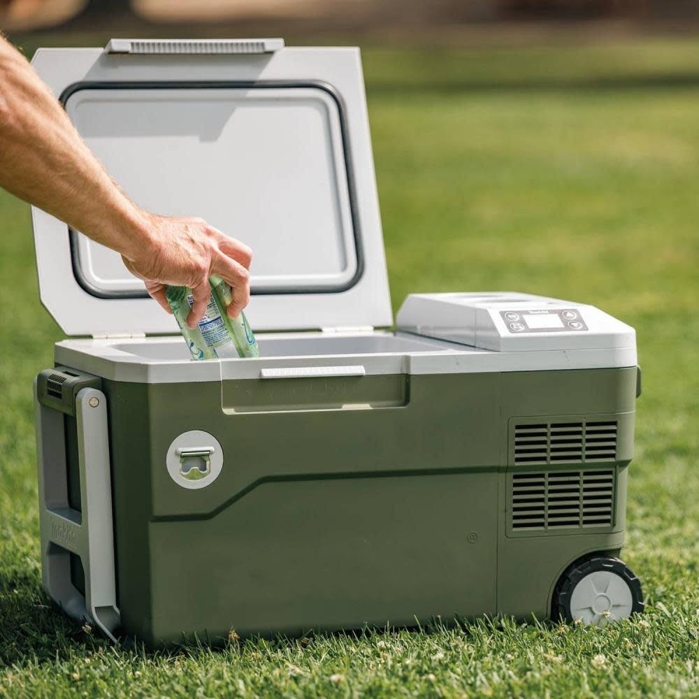 Summer Sale🔥18V Rechargeable Refrigerator (come with 2 Rechargeable Batteries)