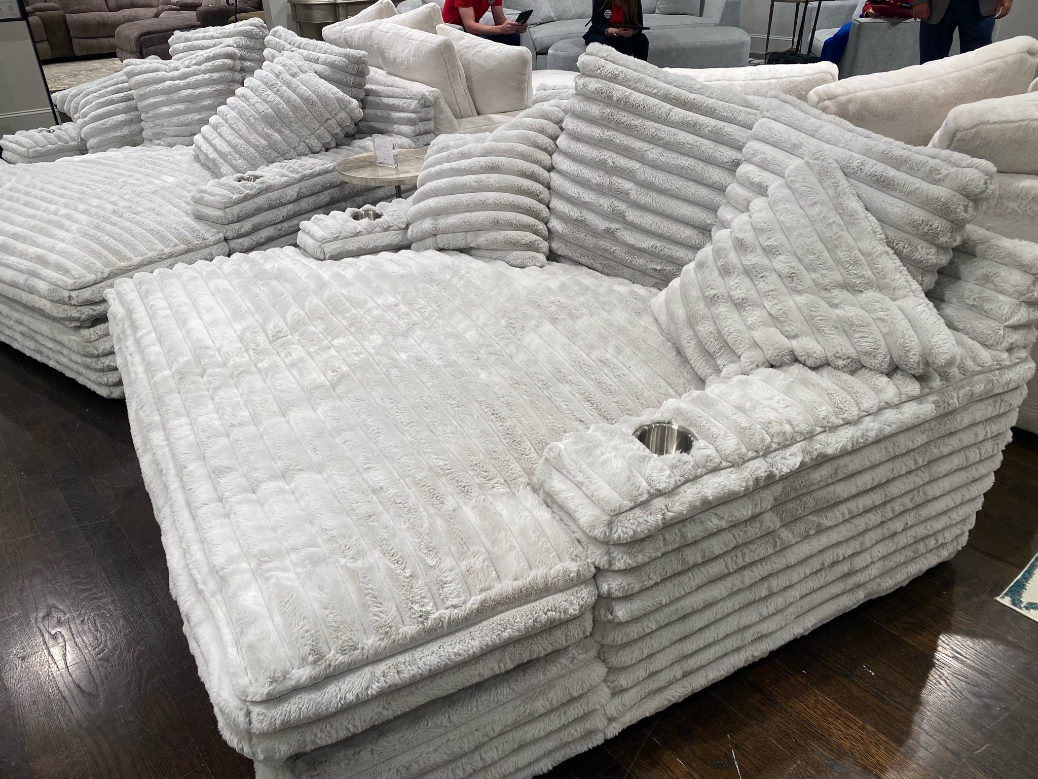 Winter Sale - Chaise Lounge With Dual Cupholders And Charging Ports