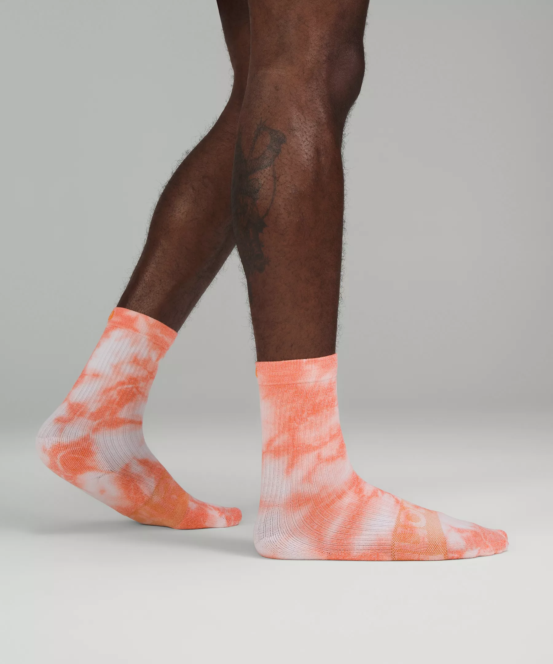 Men's Daily Stride Crew Sock Tie Dye *Wordmark White/Blaze Orange