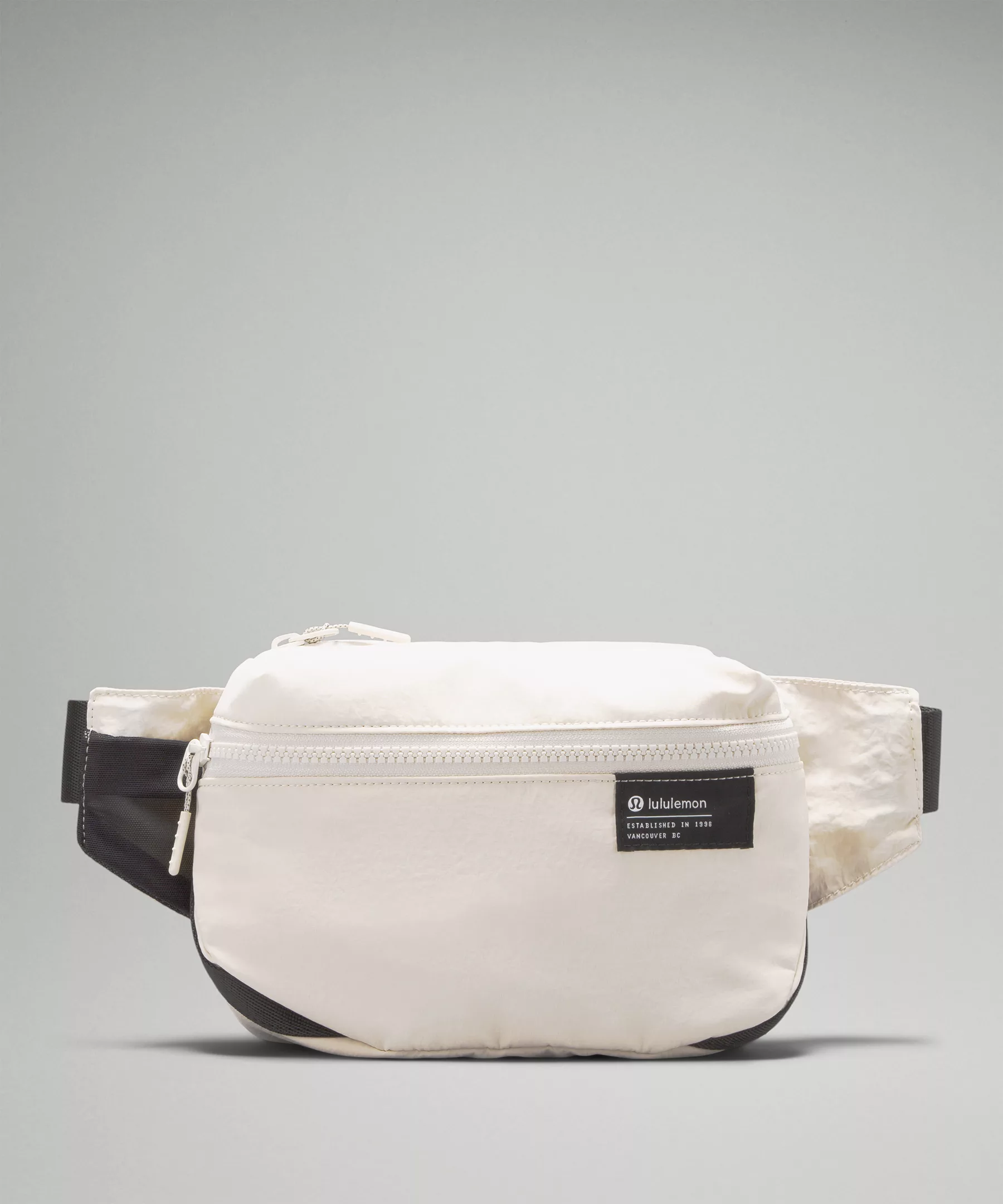 Clean Lines Belt Bag 2L White Opal