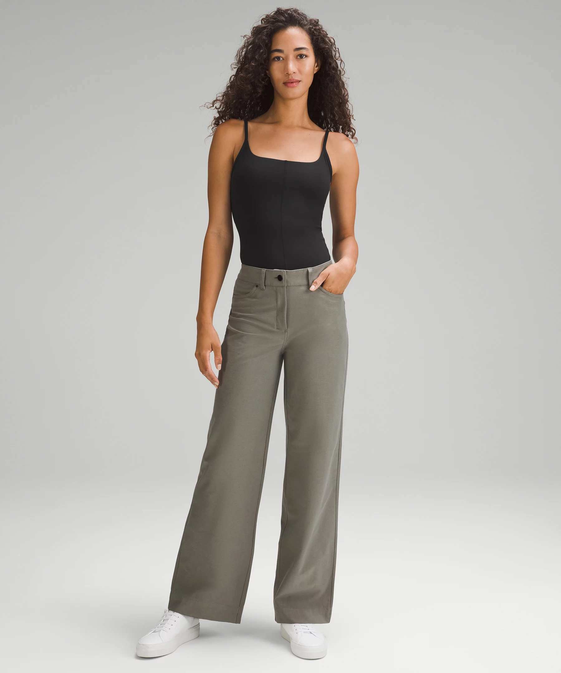 Straight Strap Close-to-Body Shelf Tank Top *Online Only Black