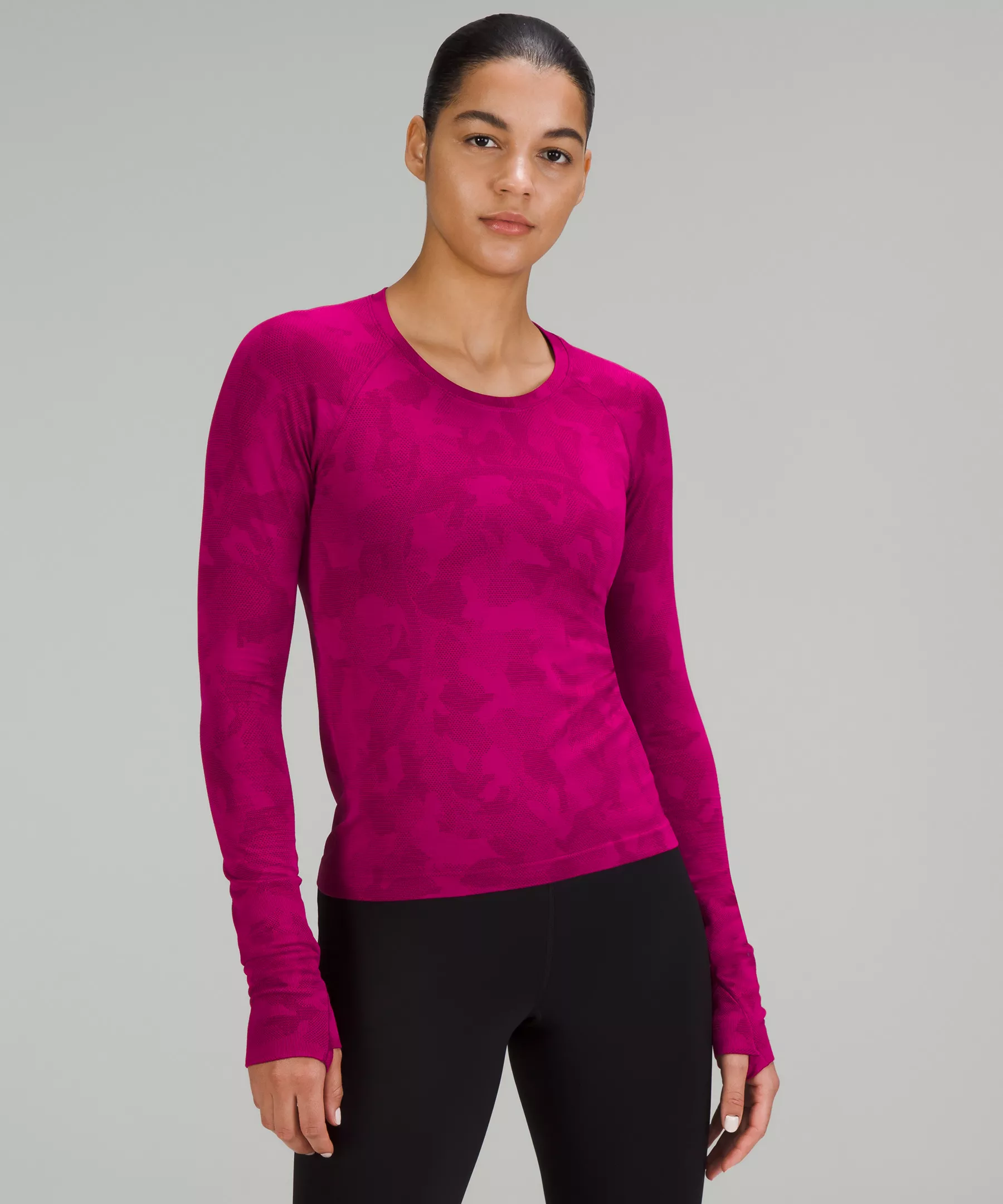 New Year Swiftly Tech Long Sleeve Shirt 2.0 *Race Length Online Only Rabbit All Over Print Ripened Raspberry/Red Merlot