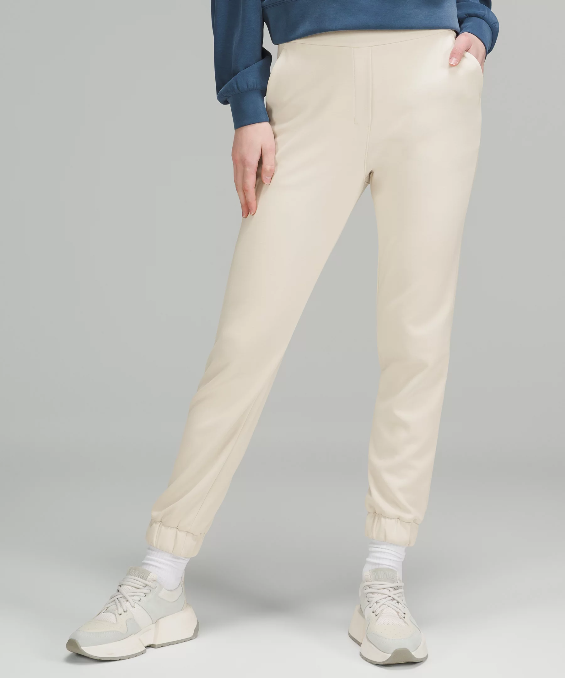 Softstreme Relaxed High-Rise Pant White Opal