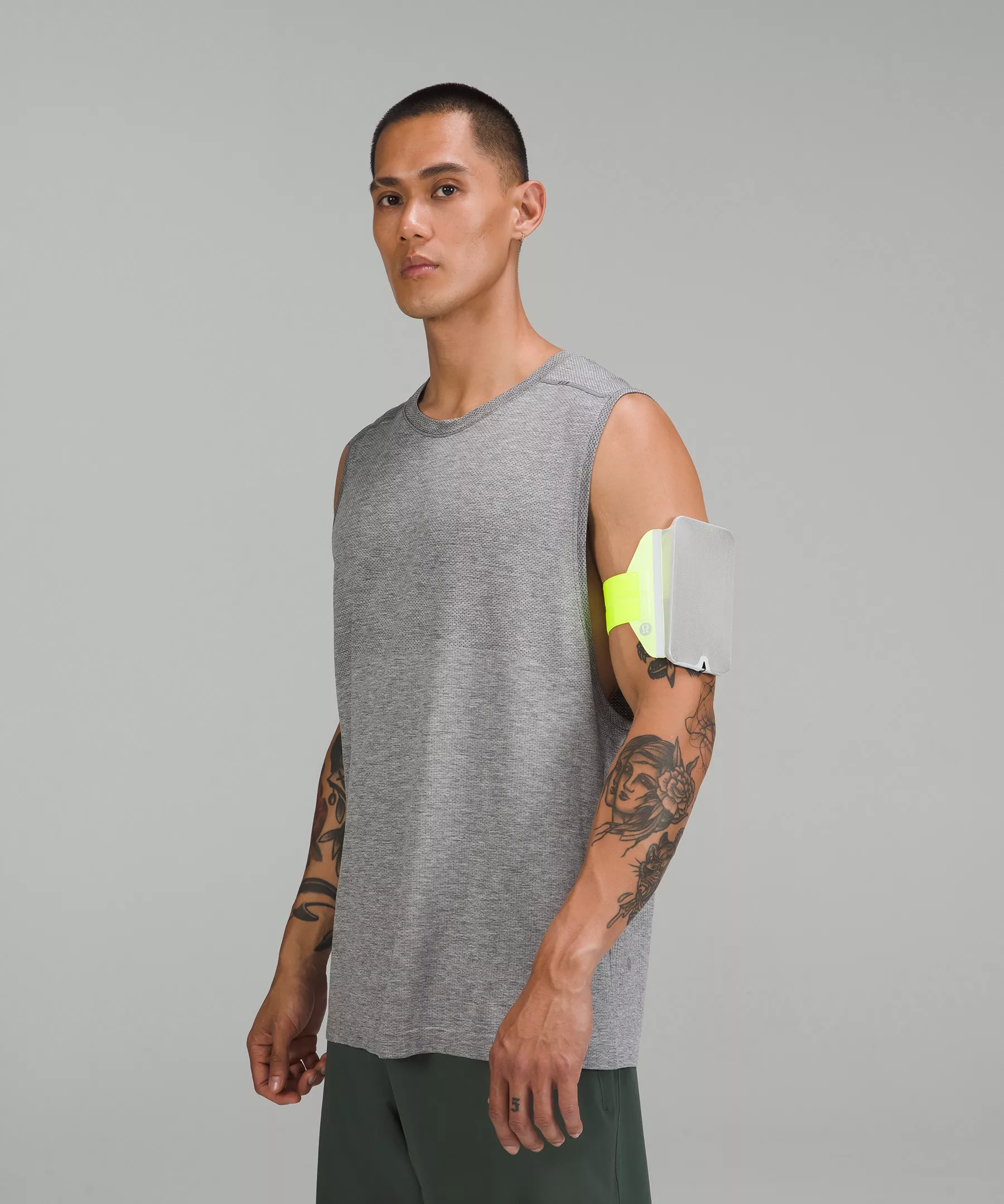 Fast and Free Running Armband Highlight Yellow