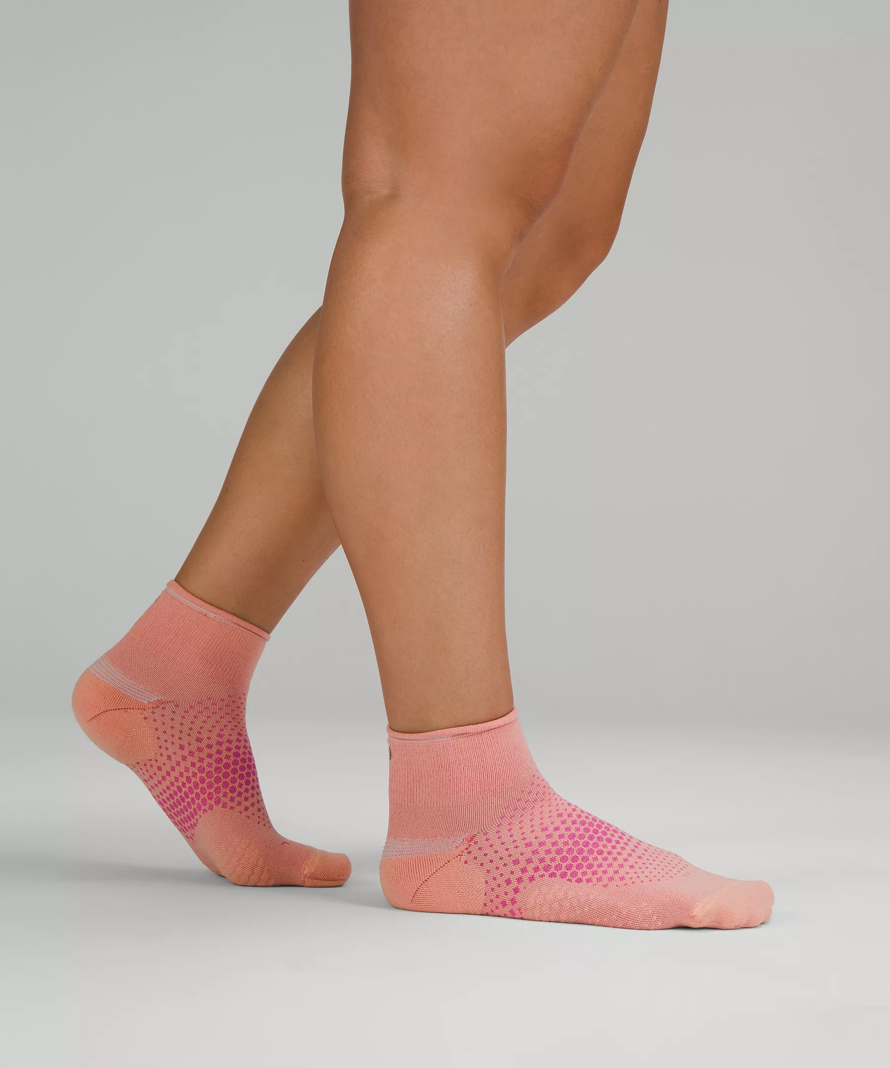Women's MacroPillow Ankle Running Sock *Medium Cushioning Melon Sorbet/Sonic Pink
