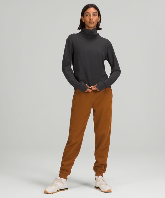 Ready to Rulu Pullover