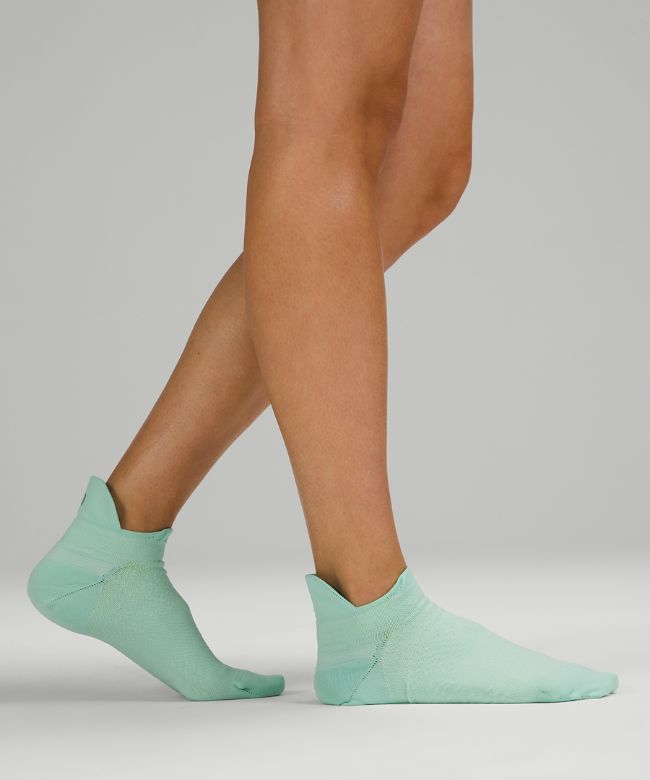 MicroPillow Tab Running Sock Light Cushioning