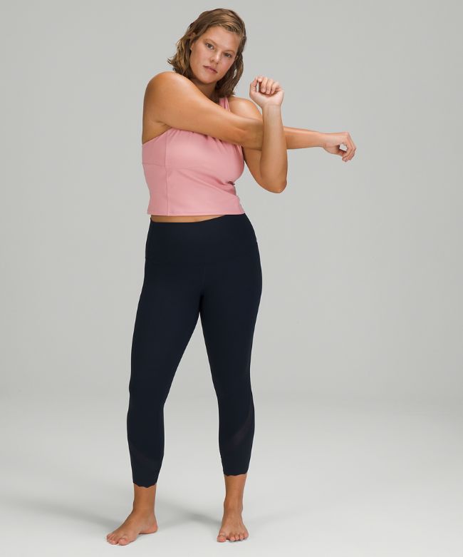 Wunder Under Scalloped Hem High-Rise Crop 23 Full-On Luxtreme