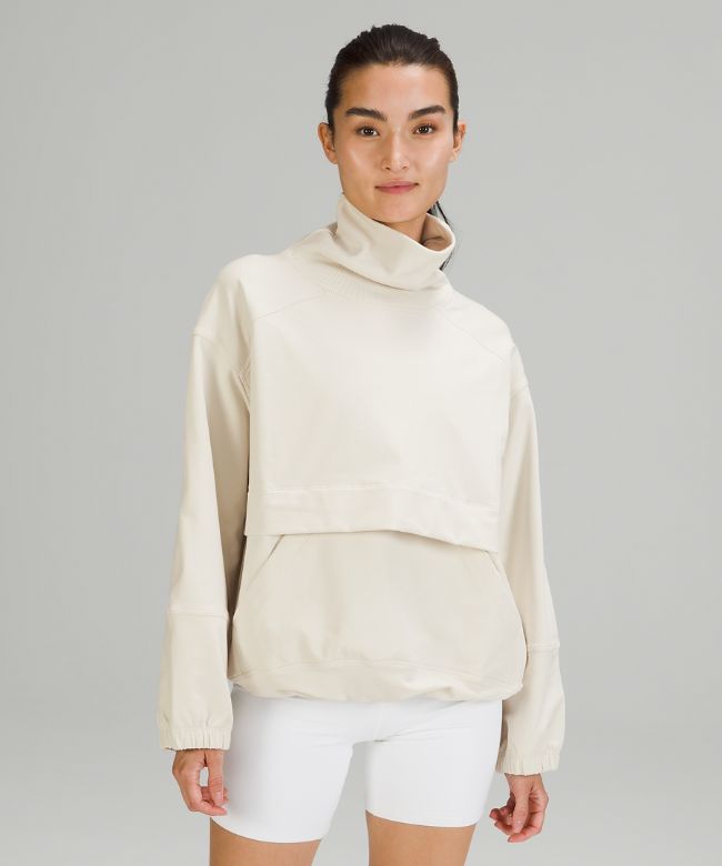 LA Packable Pullover-to-Pillow