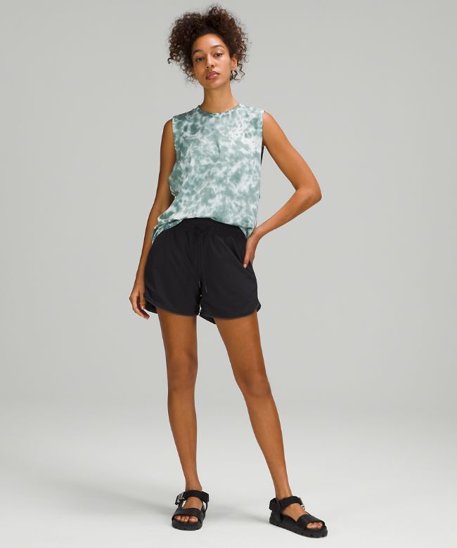 Choose a Side Reversible Super-High-Rise Short 4