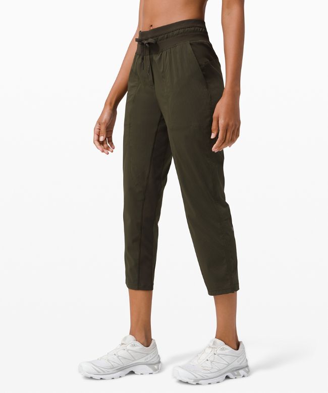 Dance Studio Mid-Rise Crop 25