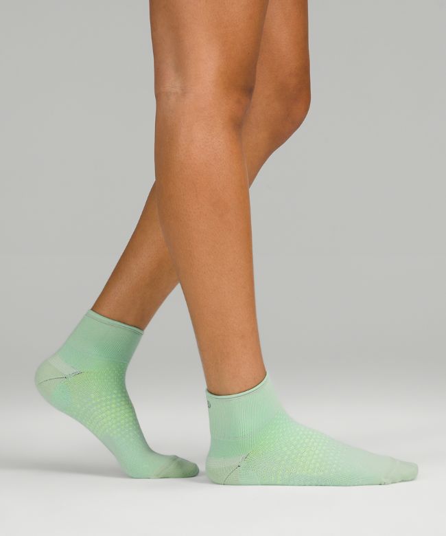 MacroPillow Ankle Running Sock Medium Cushioning