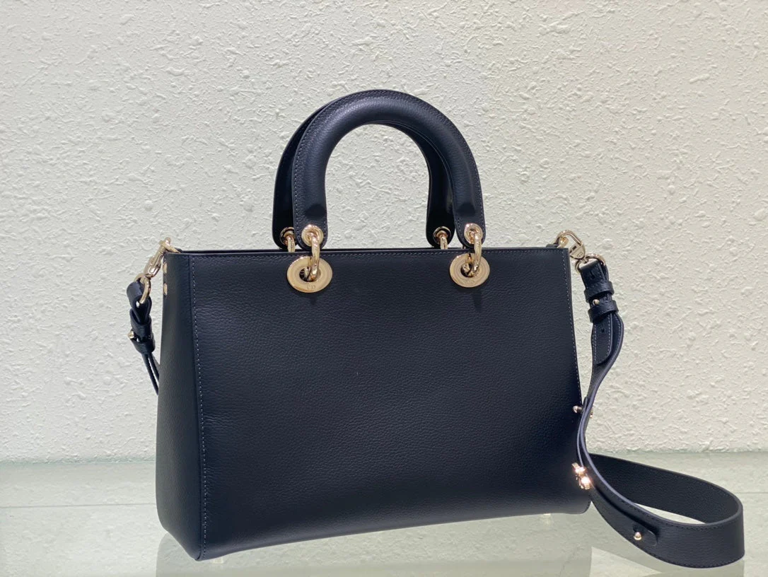 Exquisite leather bags-137