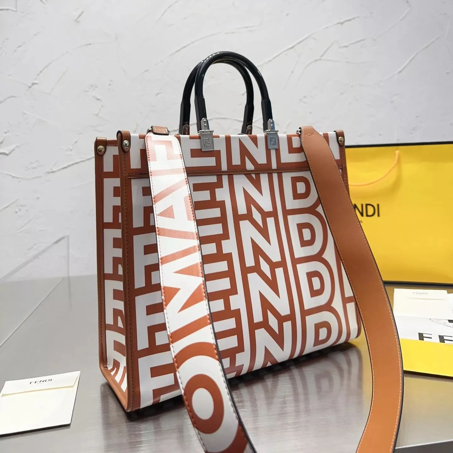 Exquisite leather bags-585