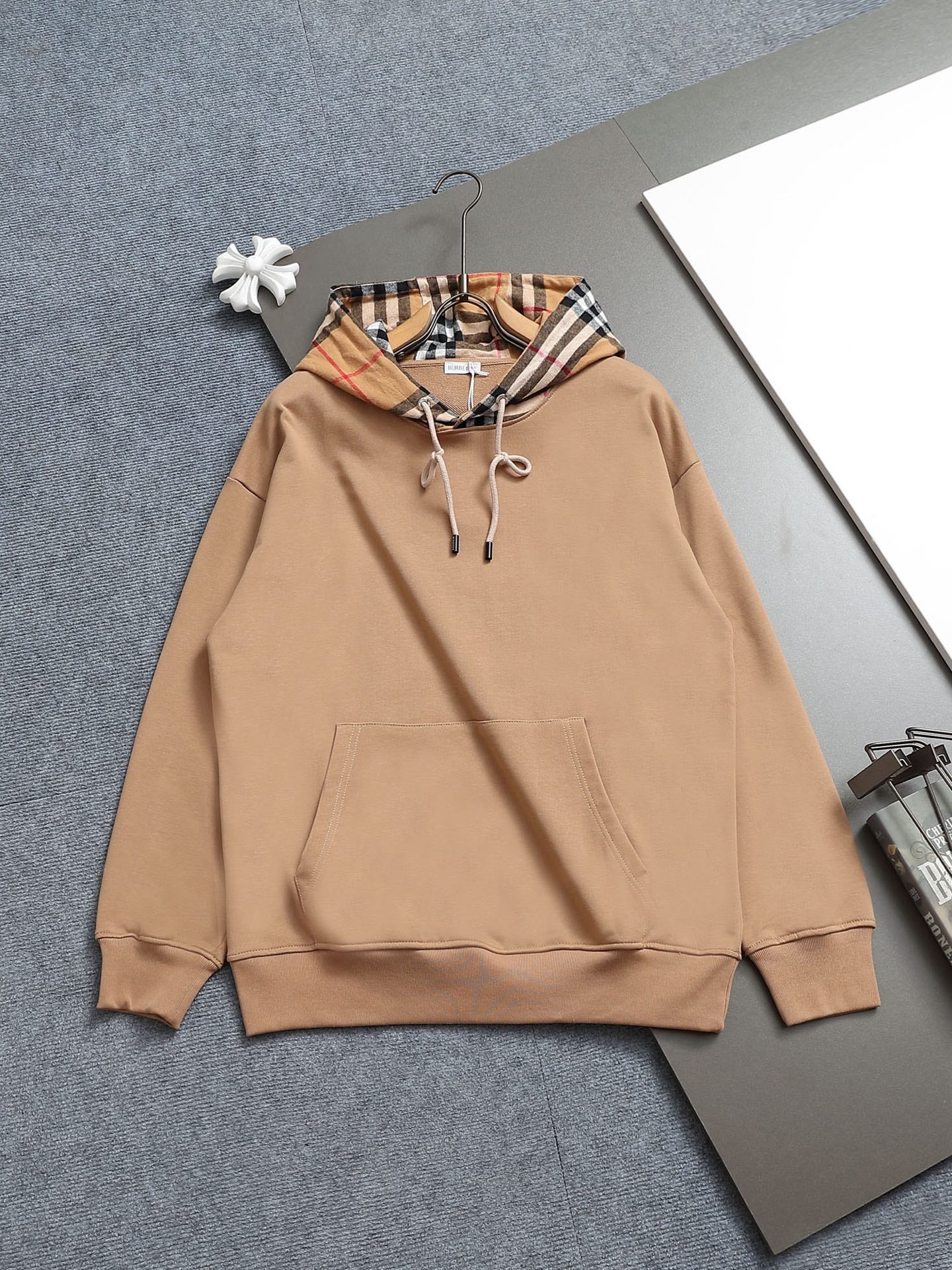 Classic Fit Hoodie-1030