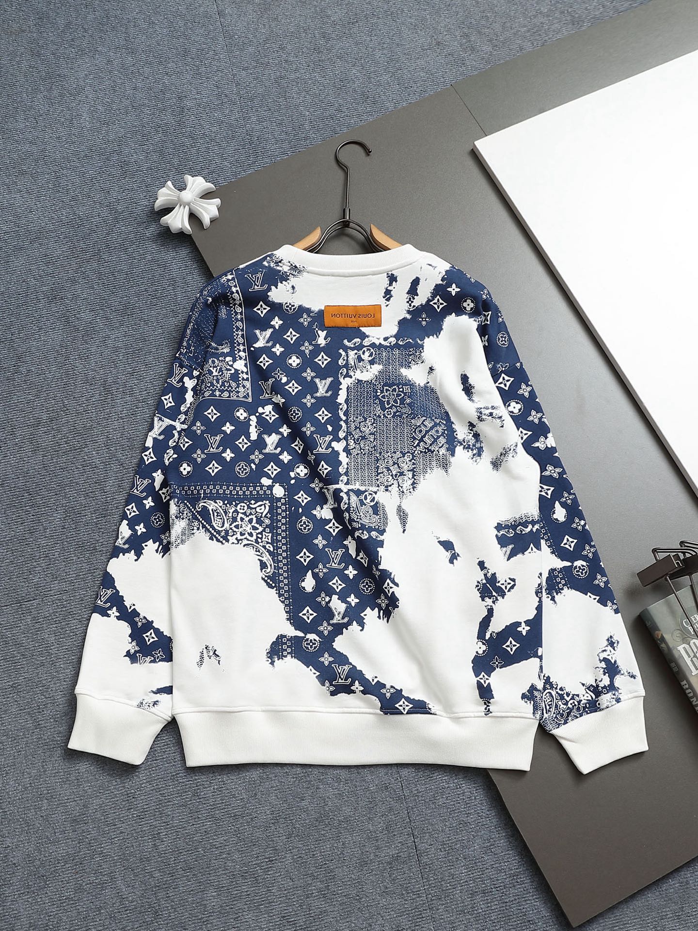 Classic Fashion Sweater-1049