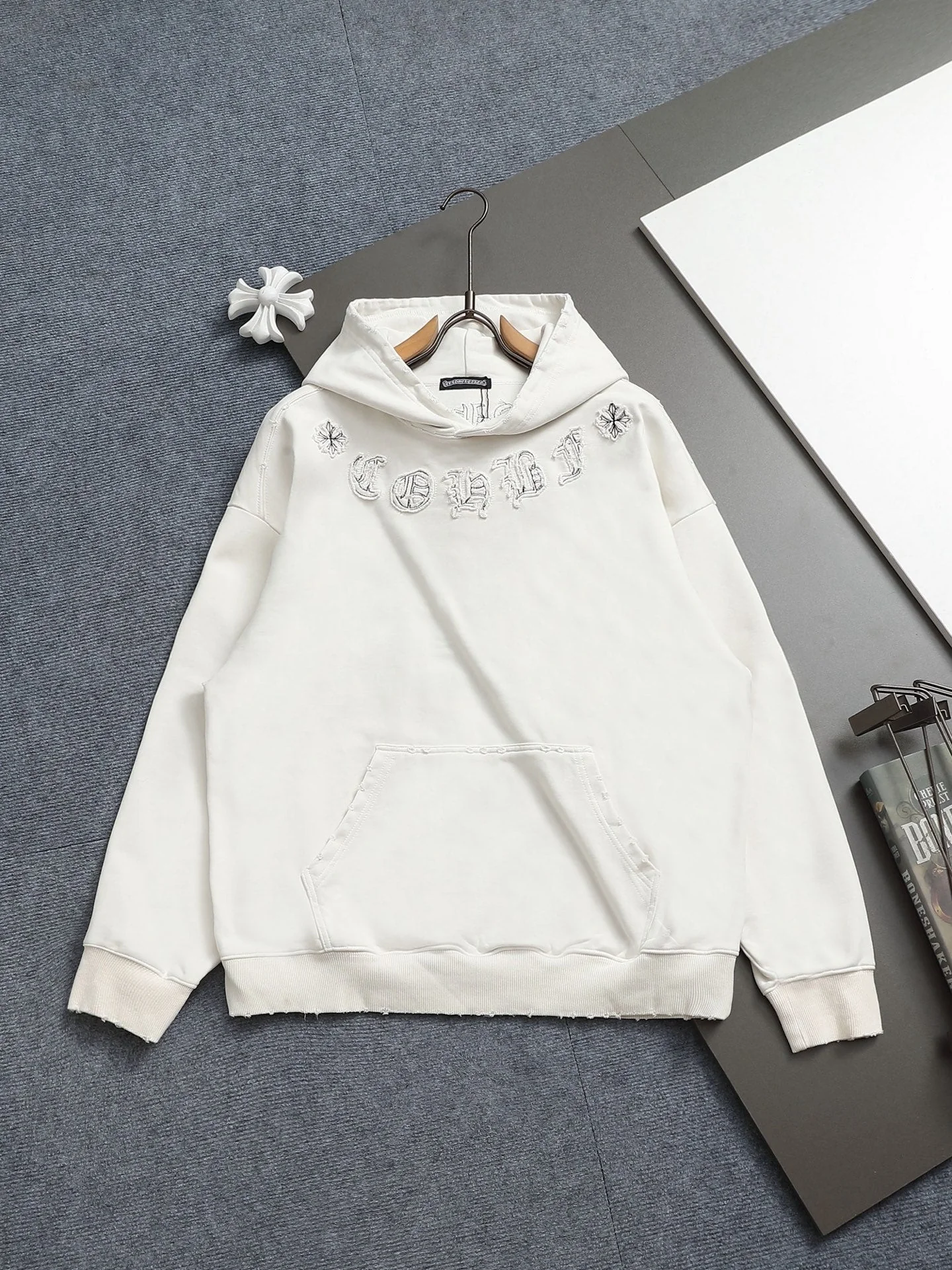 Classic Fit Hoodie-1016