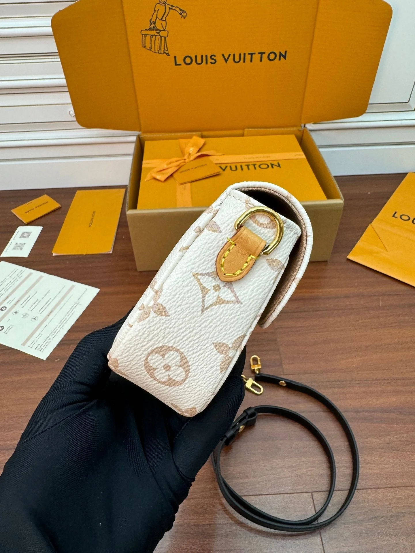 Exquisite leather bags-158