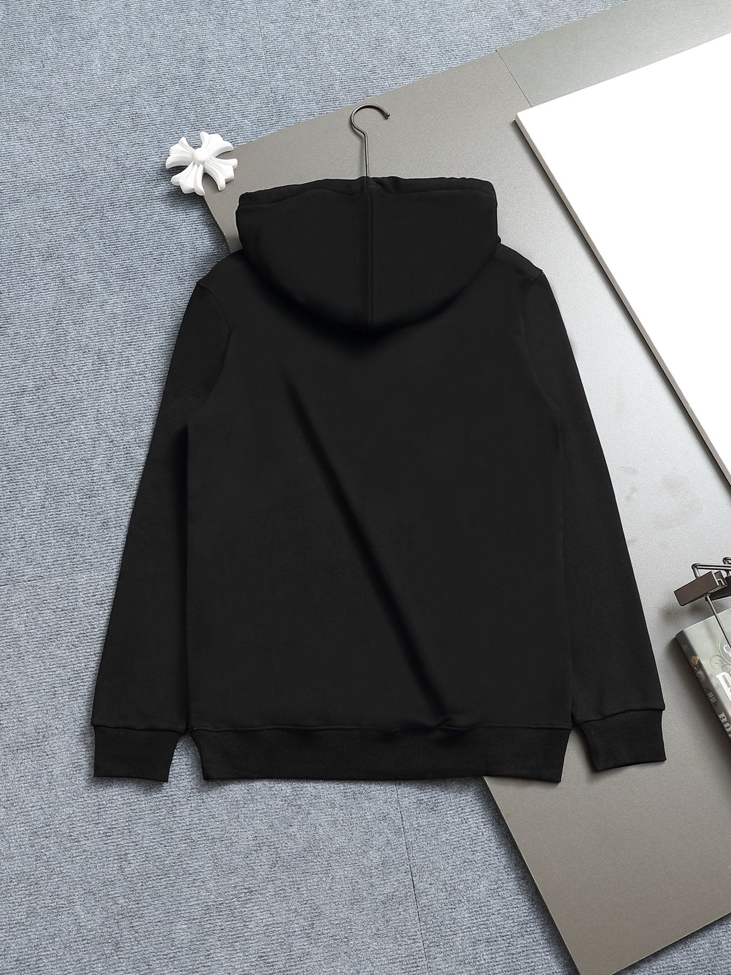 Classic Fit Hoodie-1024