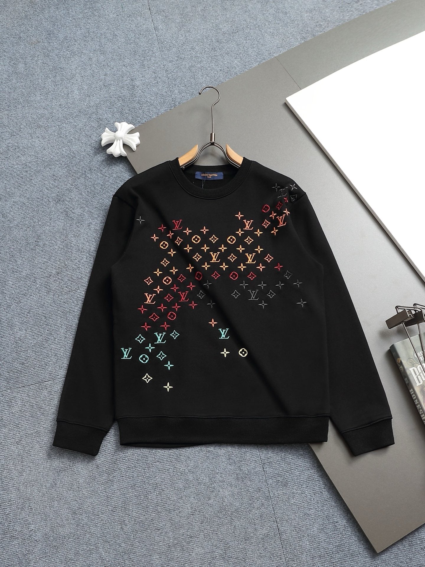 Classic Fashion Sweater-1008