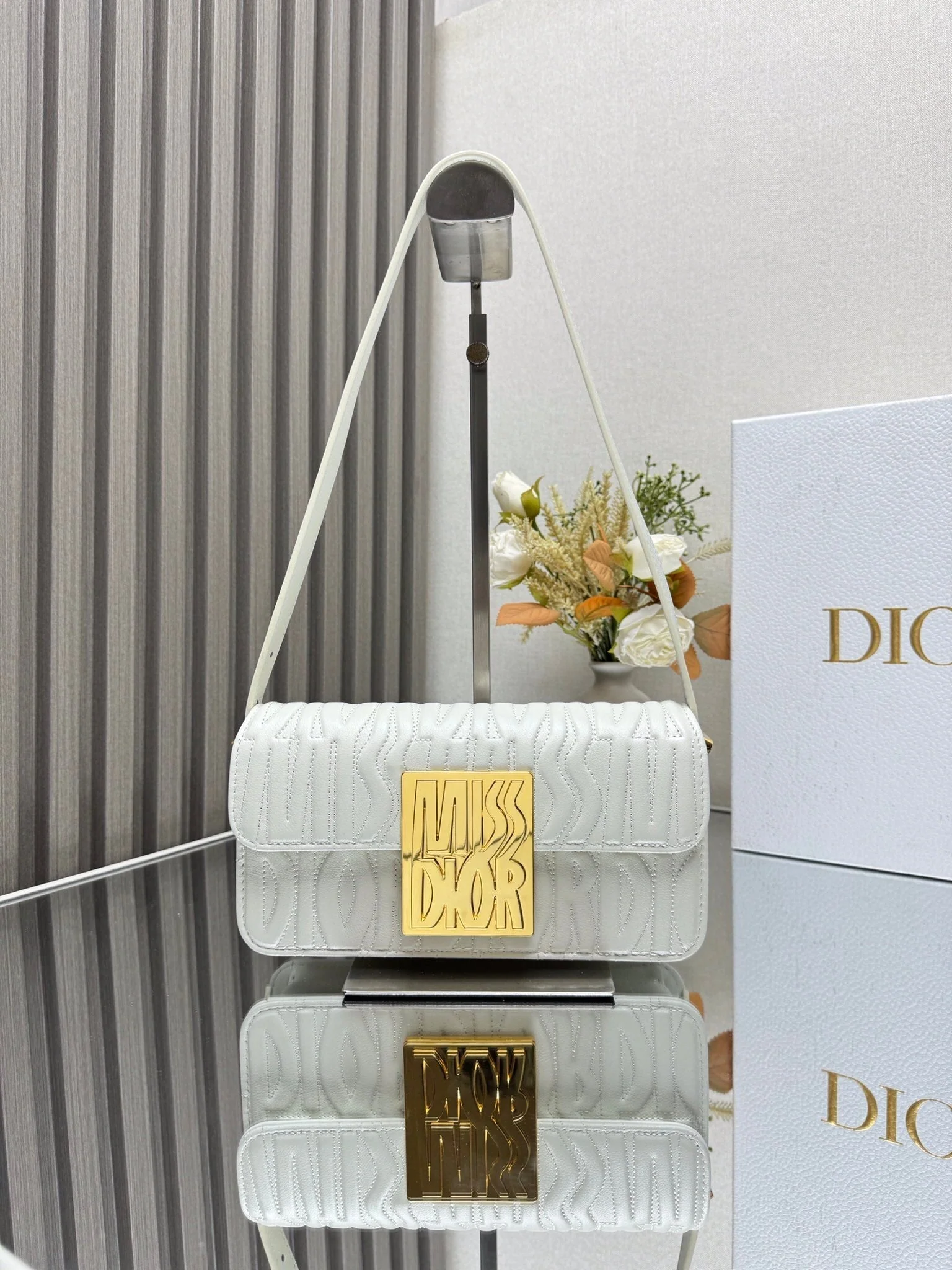 Exquisite leather bags-365