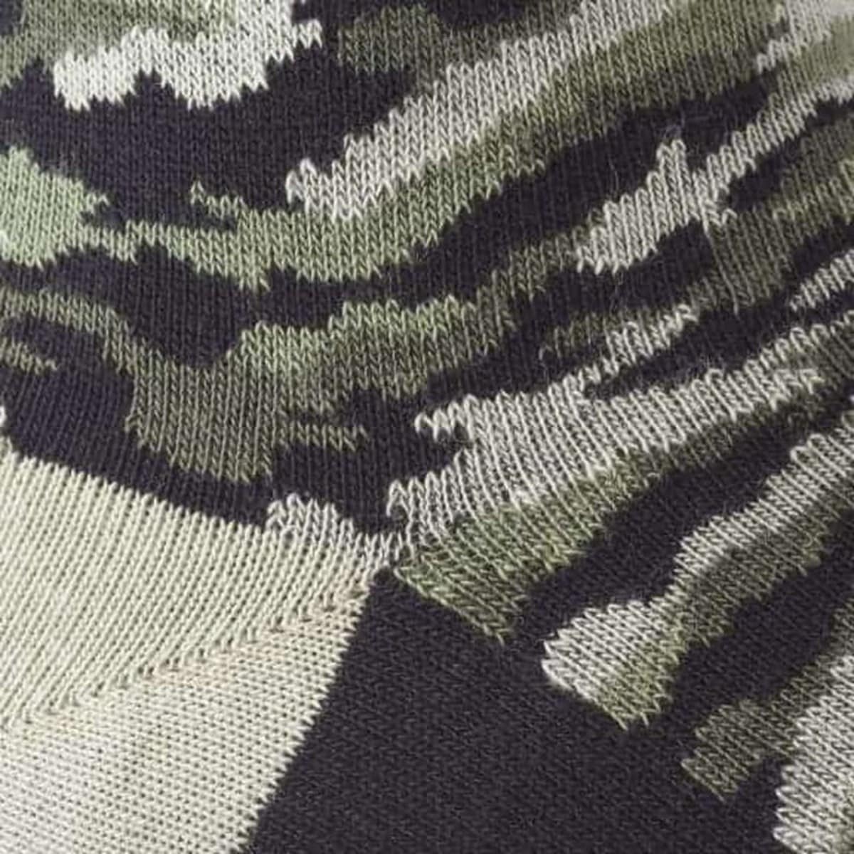 Mid-Calf Pattern Knit Dress Socks