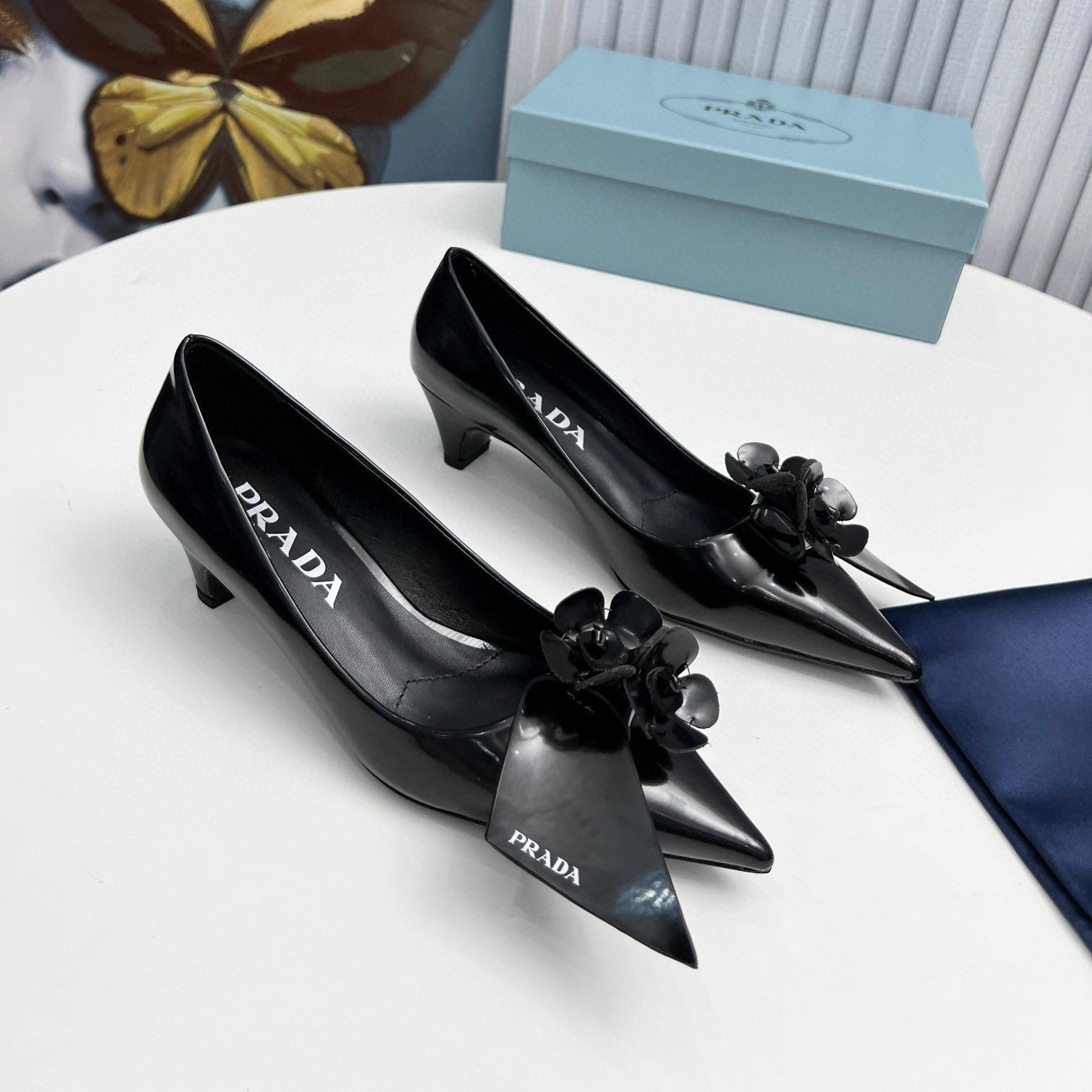 Prada Leather Simple And Fashionable Sandals Slide (Replica)