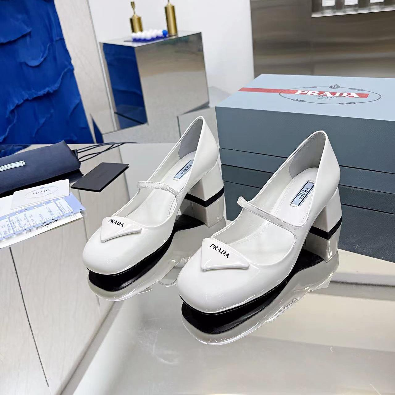 Prada  Patent Leather Medium Low 4.5CM Sandals Slide (Replica)