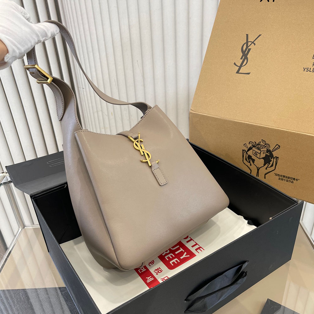 SAINT LAURENT Le 5 à 7 monogram-plaque shoulder bag(Replica)