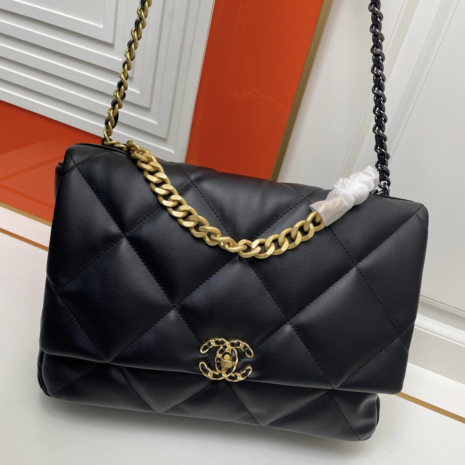 Chanel 19bag Lambskin Gold Buckle Shoulder Crossbody Bag (Replica)