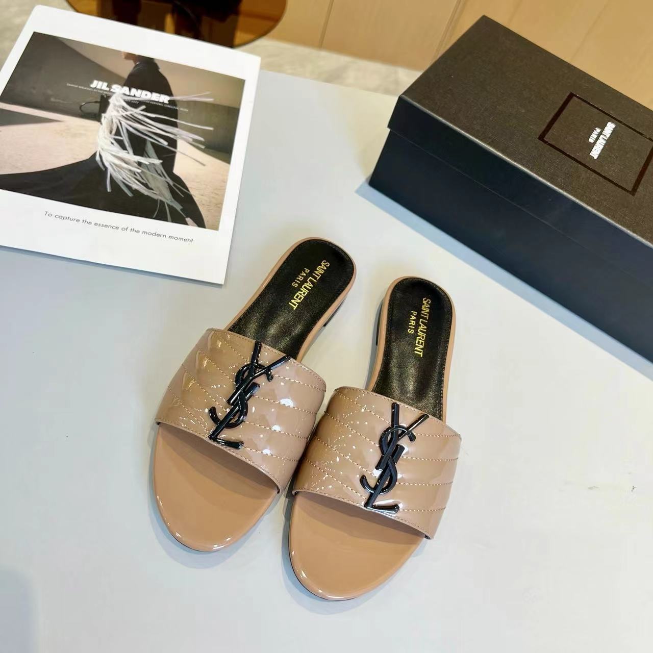 YSL Saint Laurent Black Label Slippers Patent Leather (Replica)