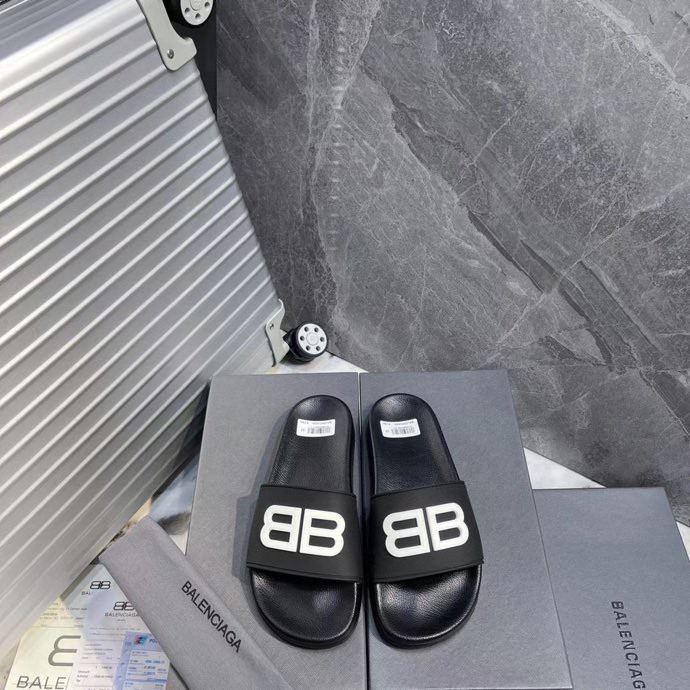 Balenciaga  Flat Slippers Slide Sandal(Replica)