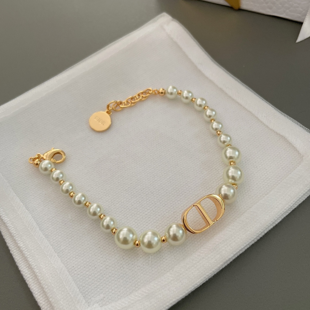Christian Dior pearl necklace & Bracelets