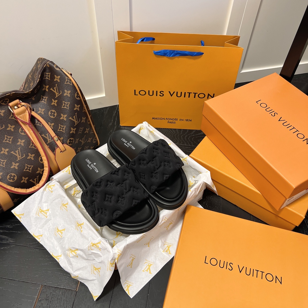 Louis Vuitton LV Pool Pillow Fashion Flat Flip-flops Slide Sandal (Replica)