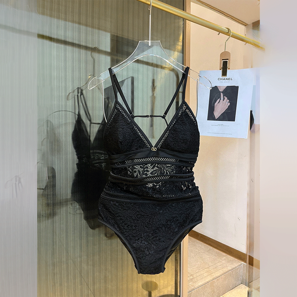 Valentino Lace Cutout One-piece Swimsuit Swimwear（Replica）