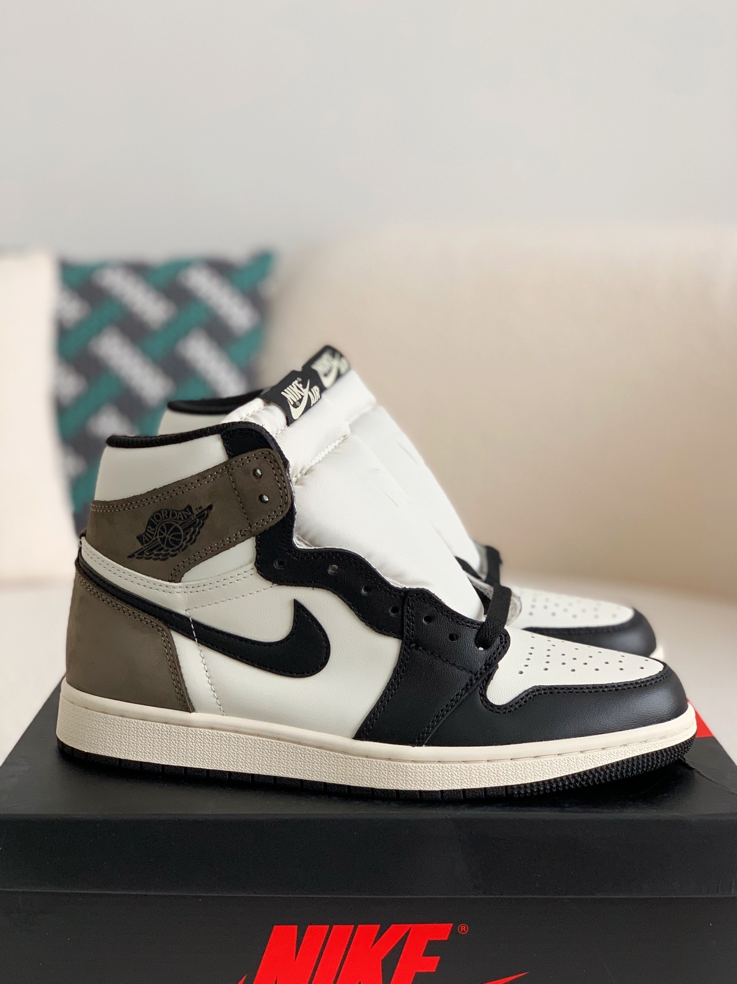 Nike Air Jordan 1 High Retro Og Dark Mocha