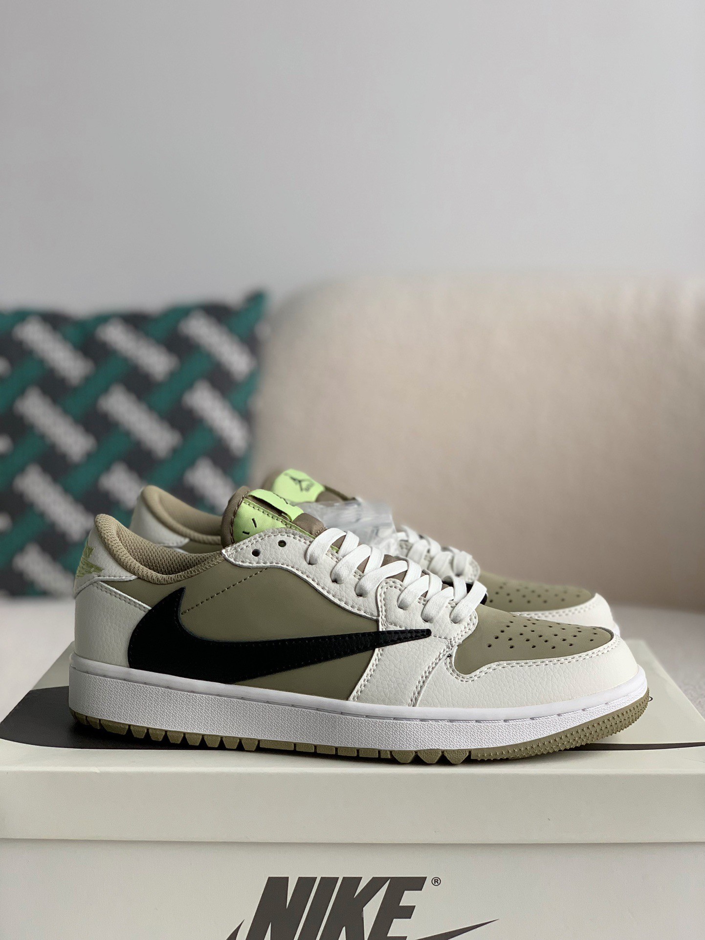 Travis Scott x Jordan Air Jordan 1 Low Golf 6.0 Sneakers