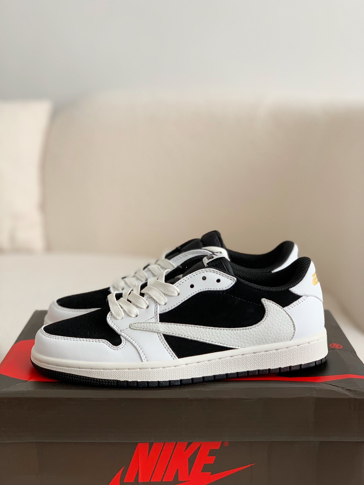 Nike AirJordan1 x TravisScott  AJ Low