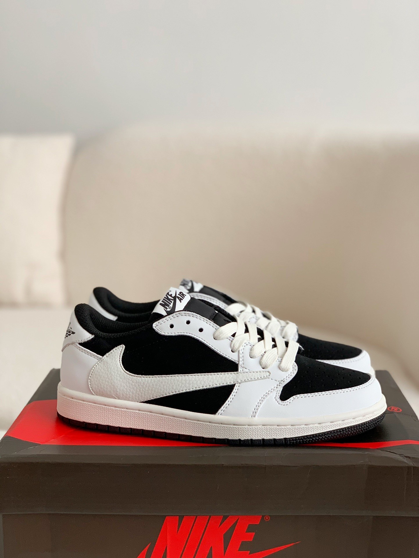 Nike AirJordan1 x TravisScott  AJ Low