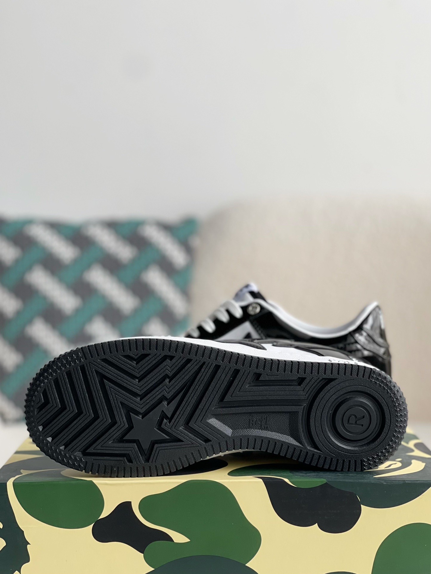 A BATHING APE Mens BAPE STA LOW SNEAKER